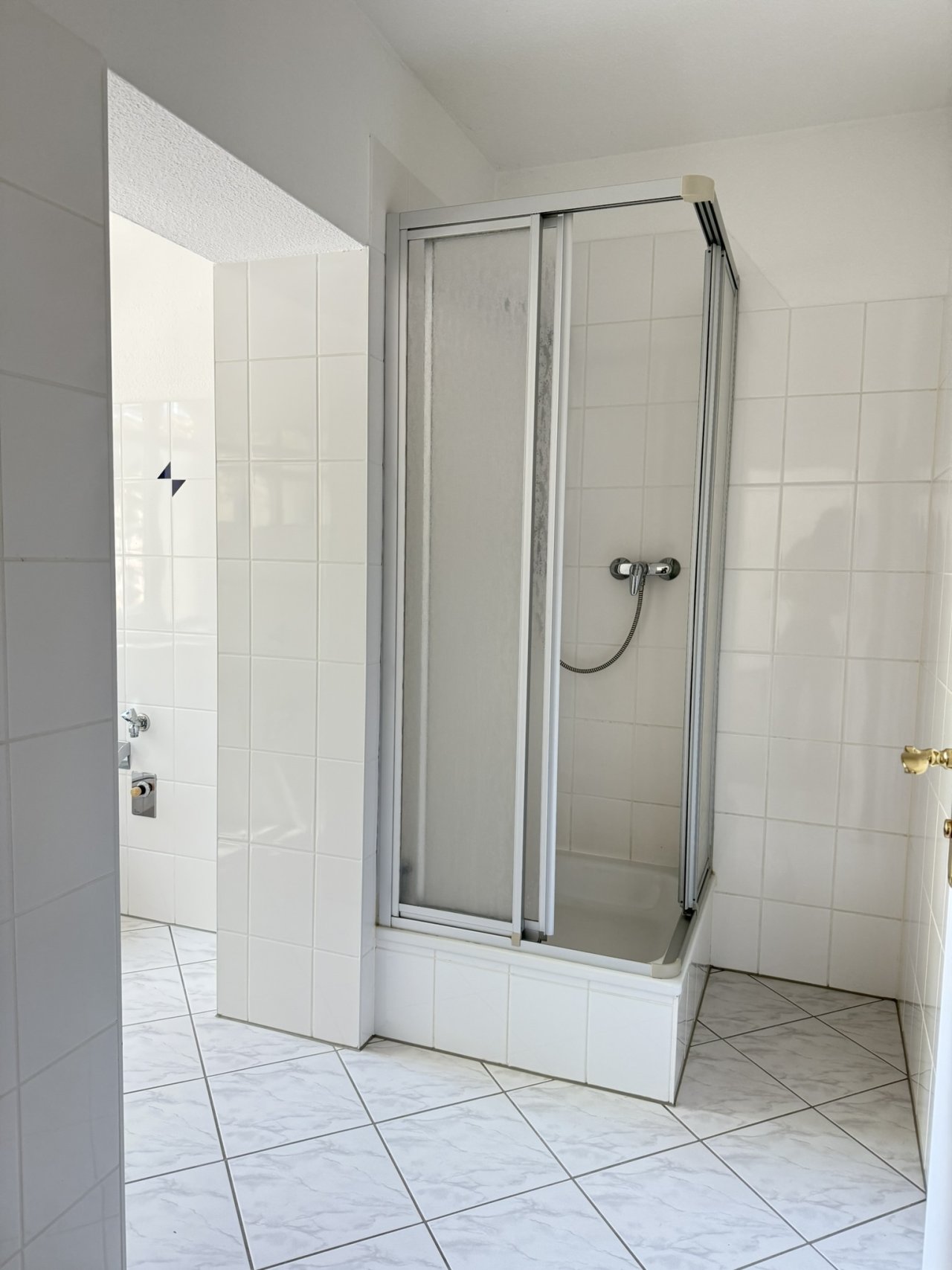 Tageslichtbad mit Dusche Tageslichtbad mit Dusche