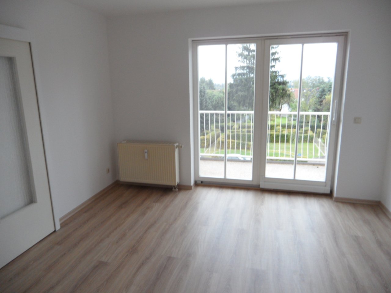 Wohnzimmer mit Balkon Wohnzimmer mit Balkon