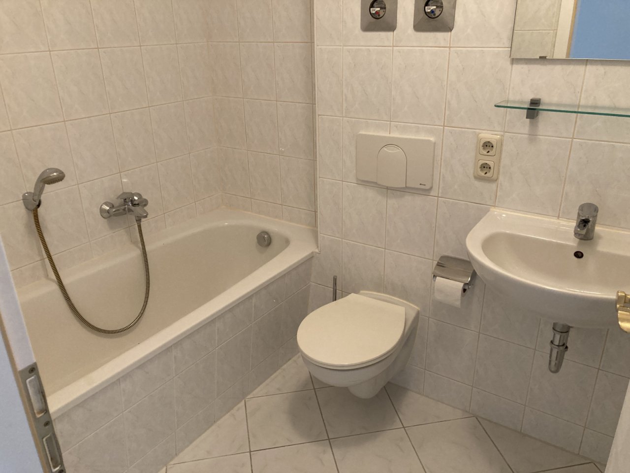 Bad mit Wanne Bad mit Wanne