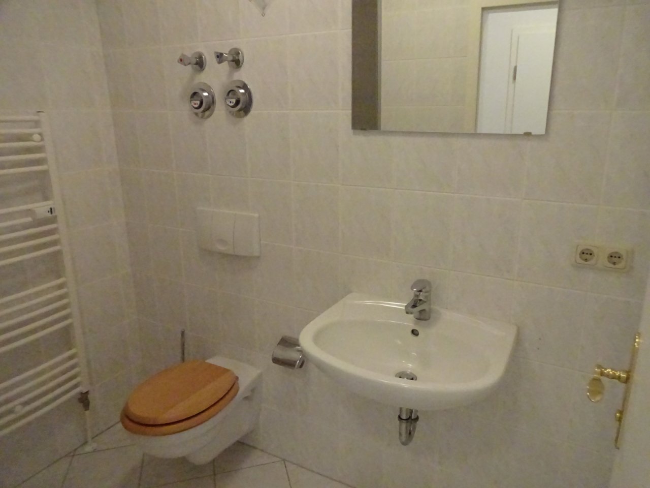 Bad mit Dusche Bad mit Dusche