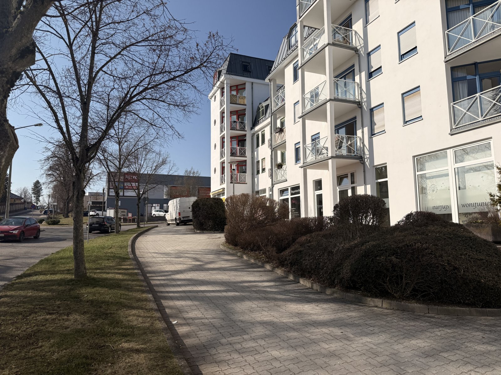 Straßenansicht Straßenansicht