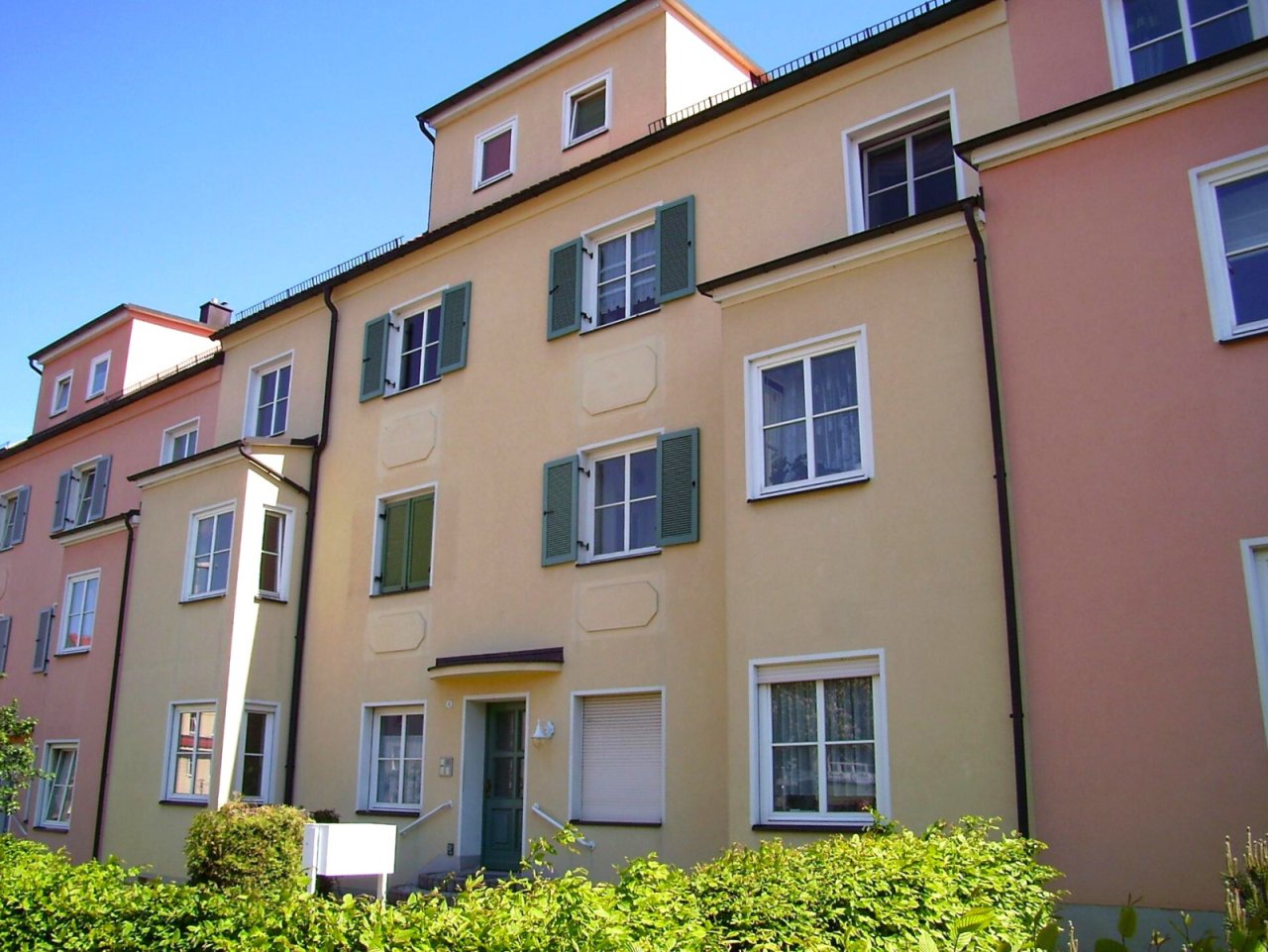 Straßenansicht Straßenansicht