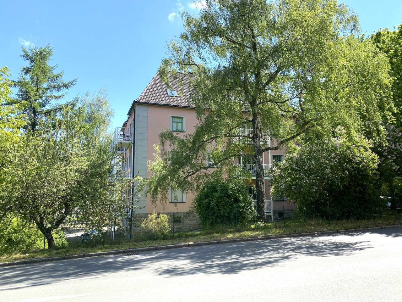 Straßenansicht Straßenansicht