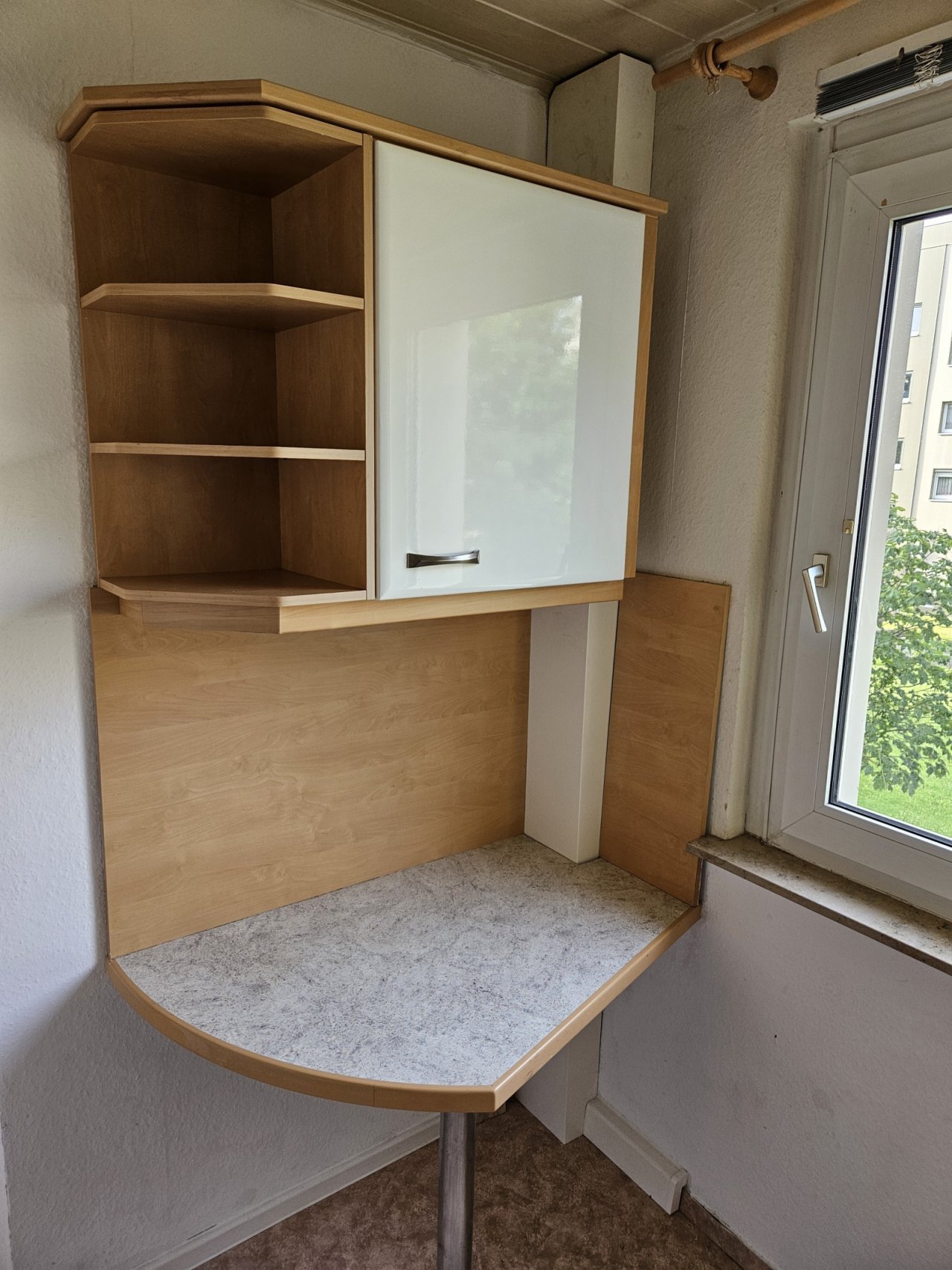 Küche mit Fenster, Ablagemöglichkeiten Küche mit Fenster, Ablagemöglichkeiten