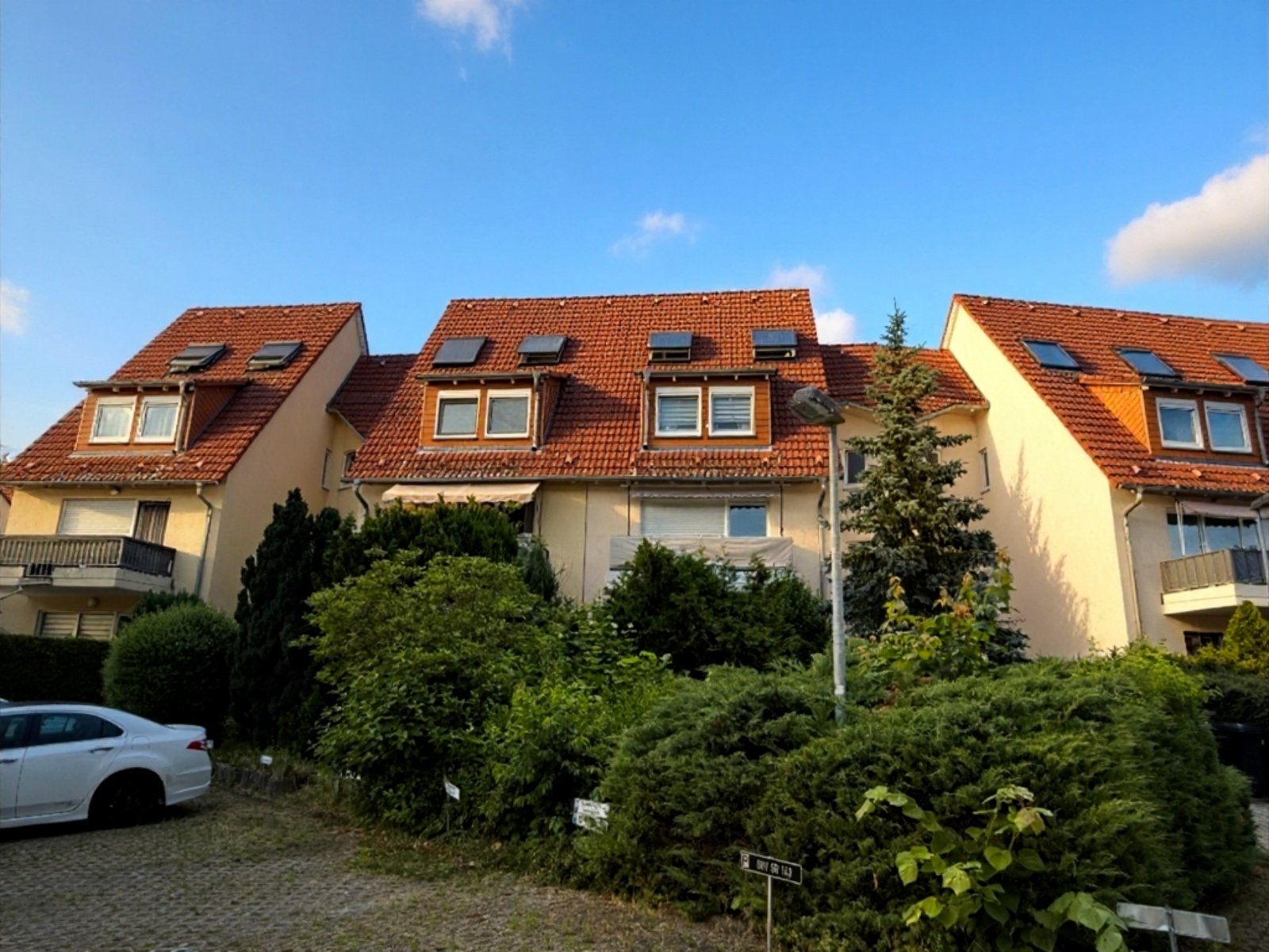 Bergfelde bei Berlin: Kapitalanlage vor den Toren Berlins Vermietete 2-Zimmer-ETW mit Terrasse • Stellplatz • Einbauküche 