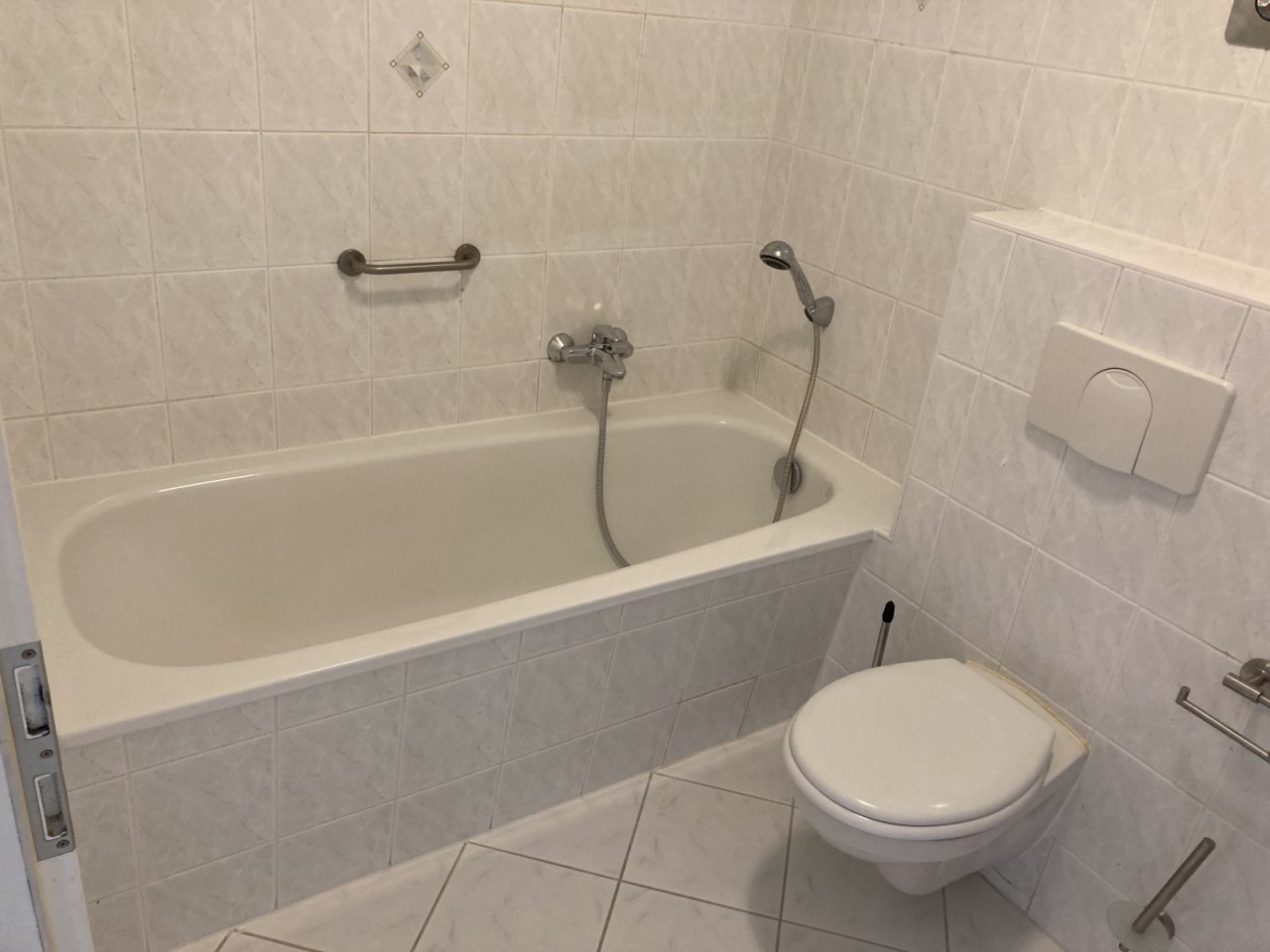 Bad mit Wanne