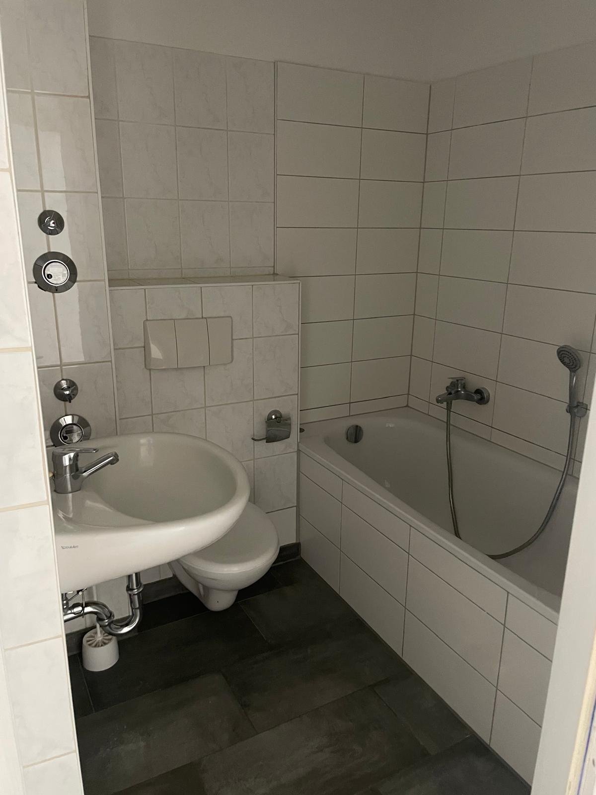 Bad mit Wanne