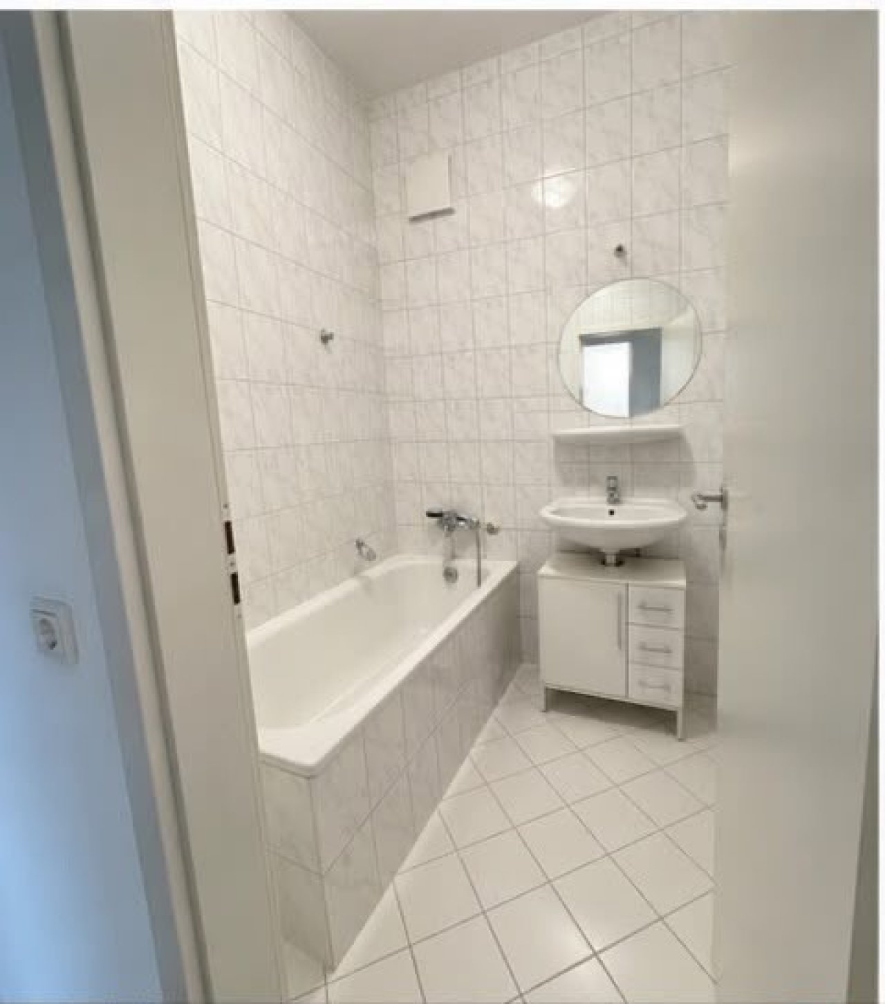 Bad mit Wanne