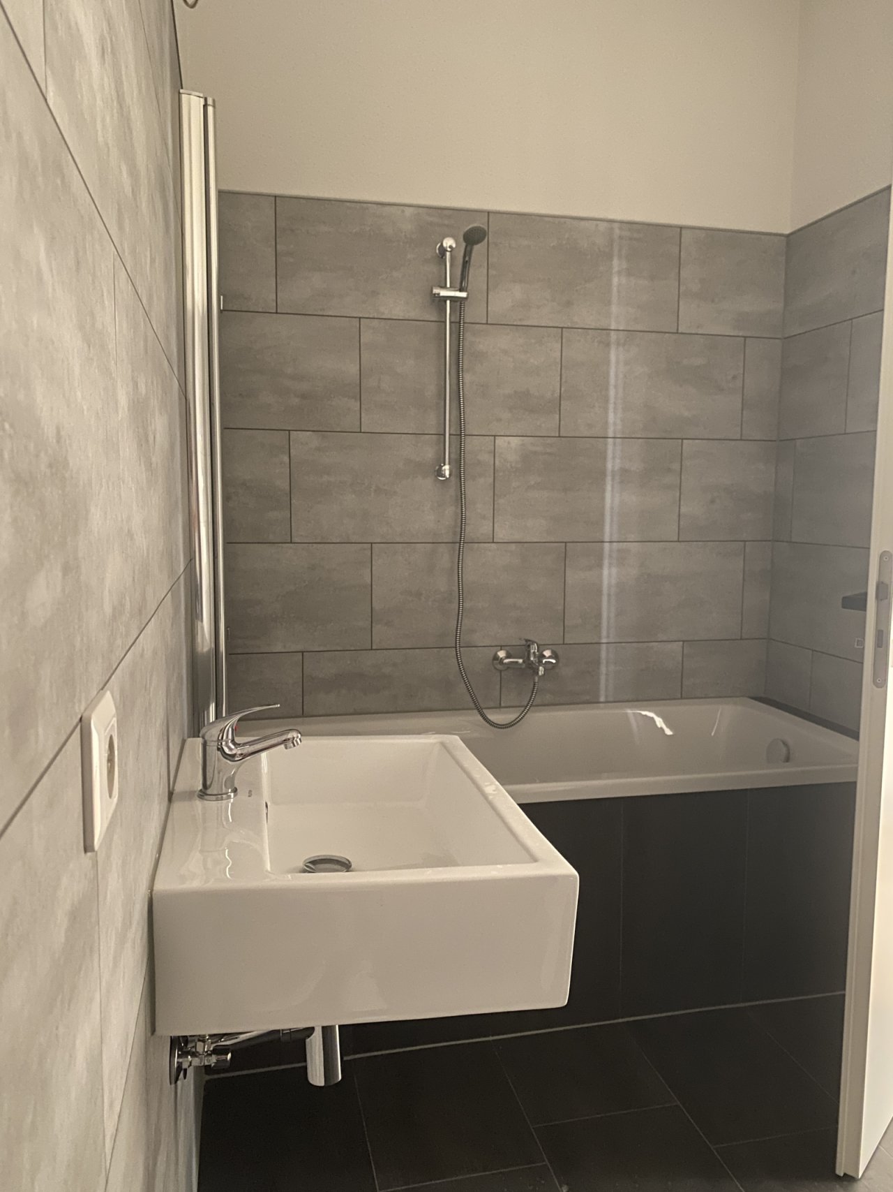 Bad mit Wanne