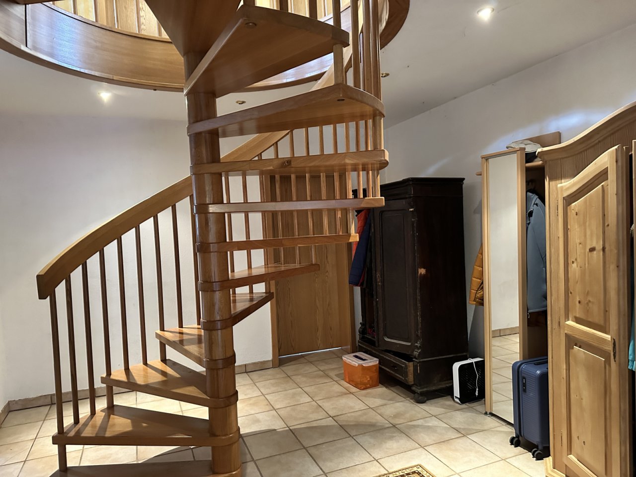 Wendeltreppe zum OG modernes Haus Wendeltreppe zum OG modernes Haus