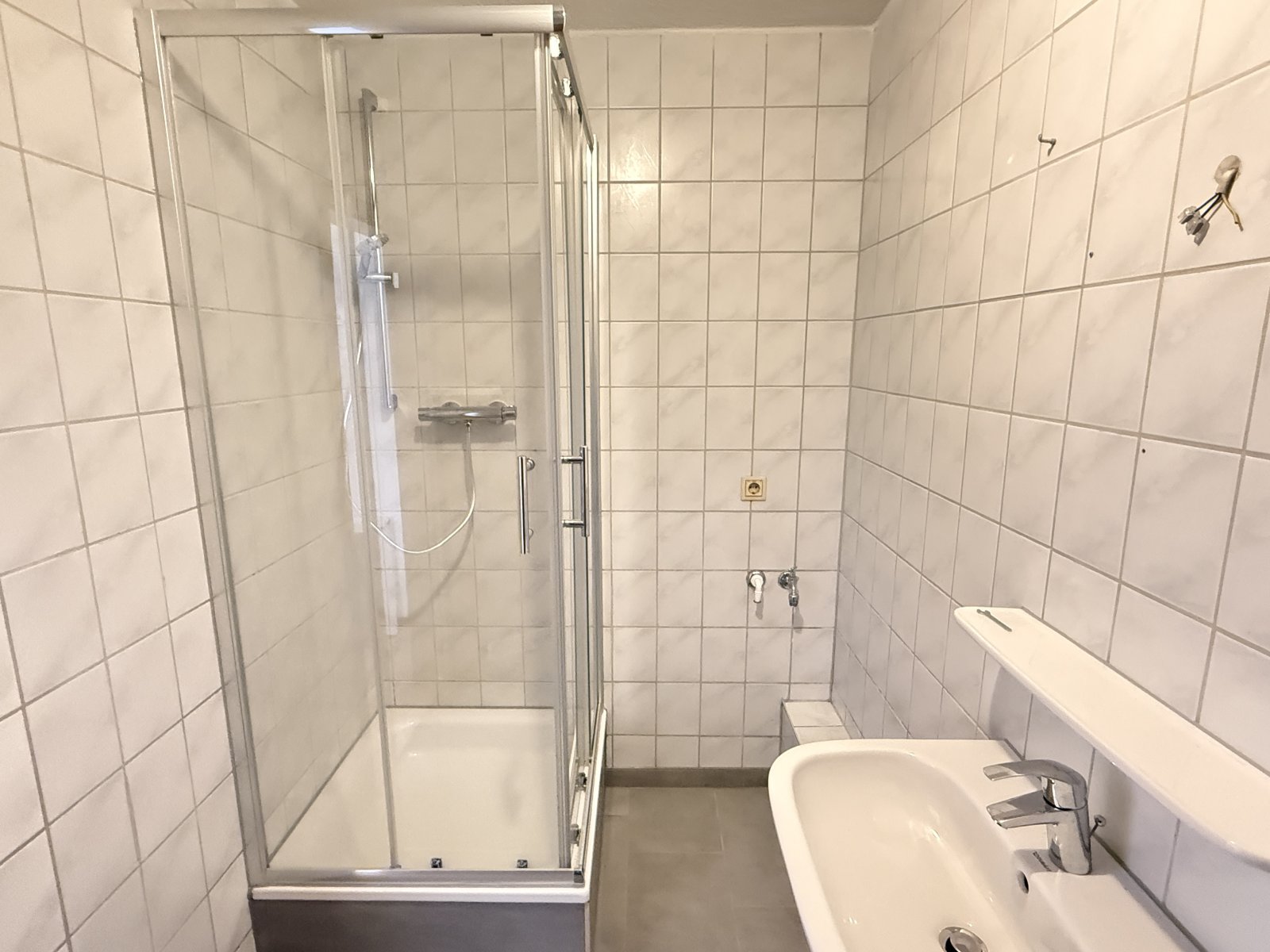 Bad mit Dusche Bad mit Dusche