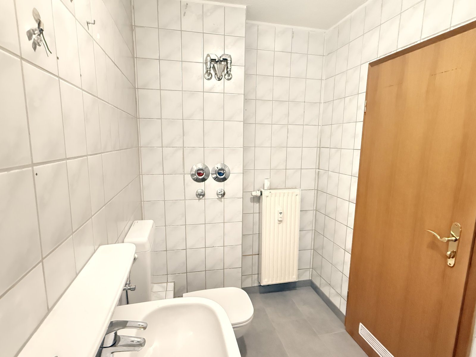 Bad mit Dusche Bad mit Dusche