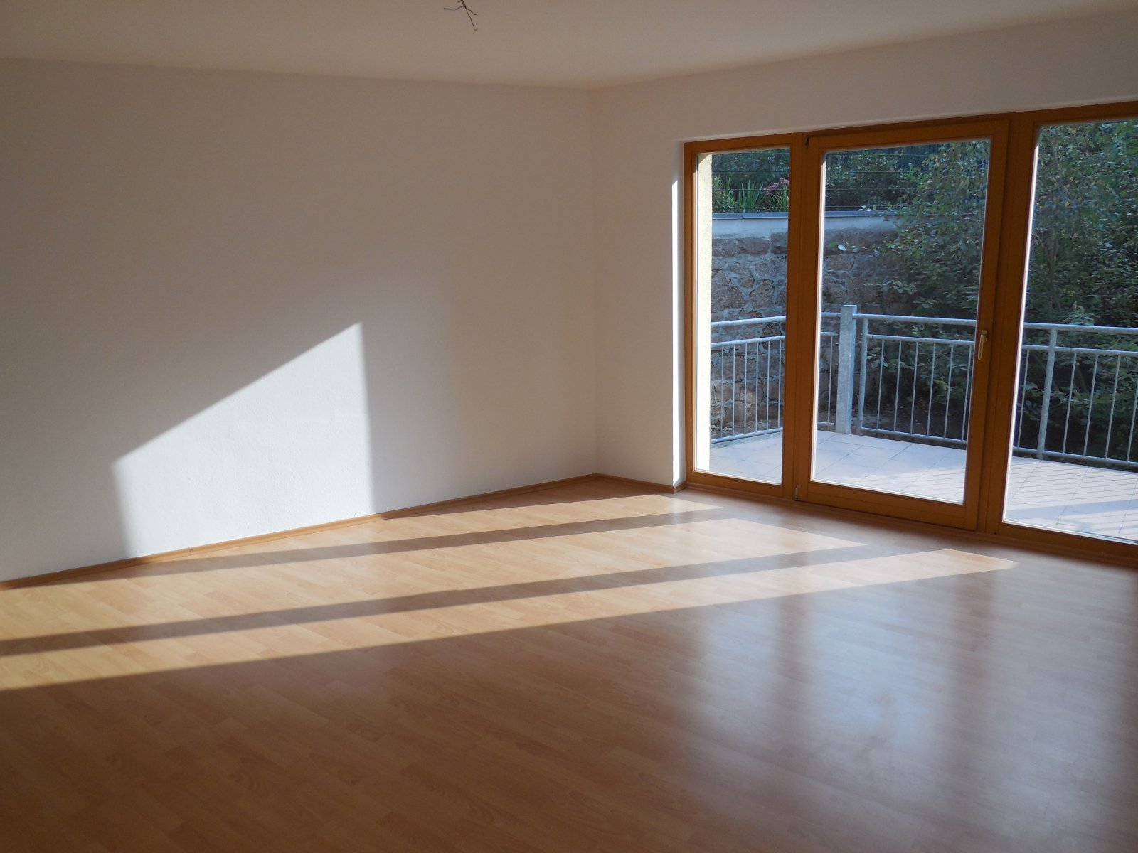 Wohnzimmer mit Balkon Wohnzimmer mit Balkon